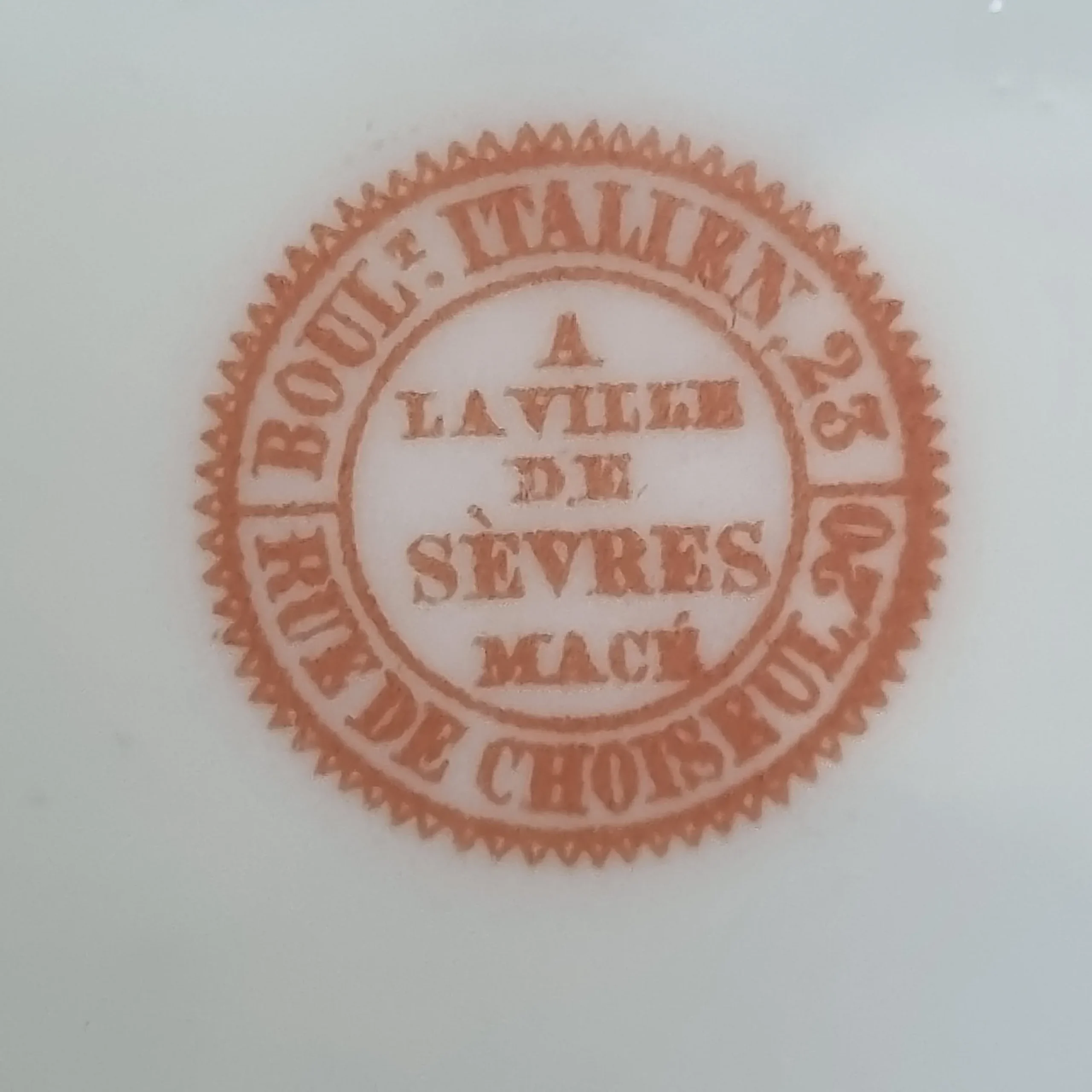 Juego de 8 platos hondos de Sevres, decorados por Macé, - Imagen 3