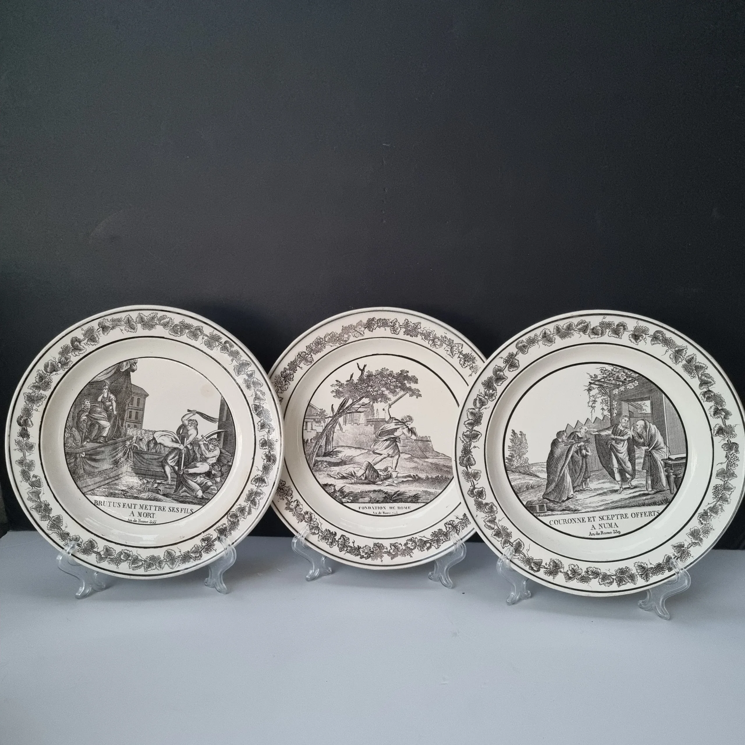 9 platos "parlantes" Creil et Montereau, Historia de Roma