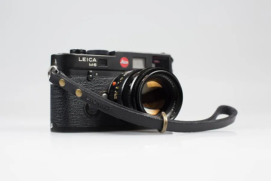 BERLIN #201 – BLACK LEATHER CAMERA STRAP - Imagen 2