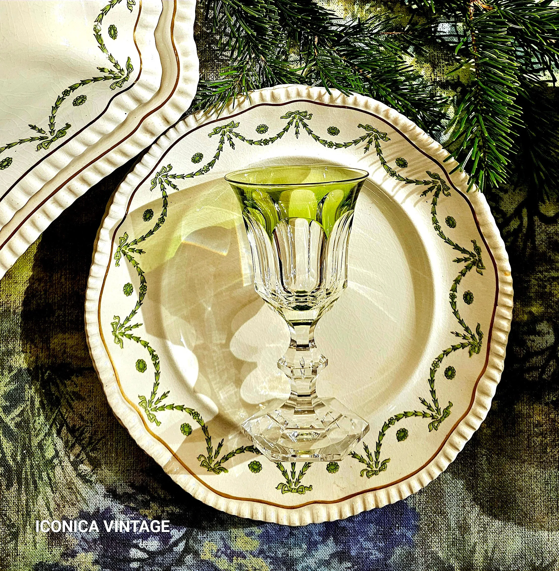 Copas de vino talladas color verde - Imagen 5