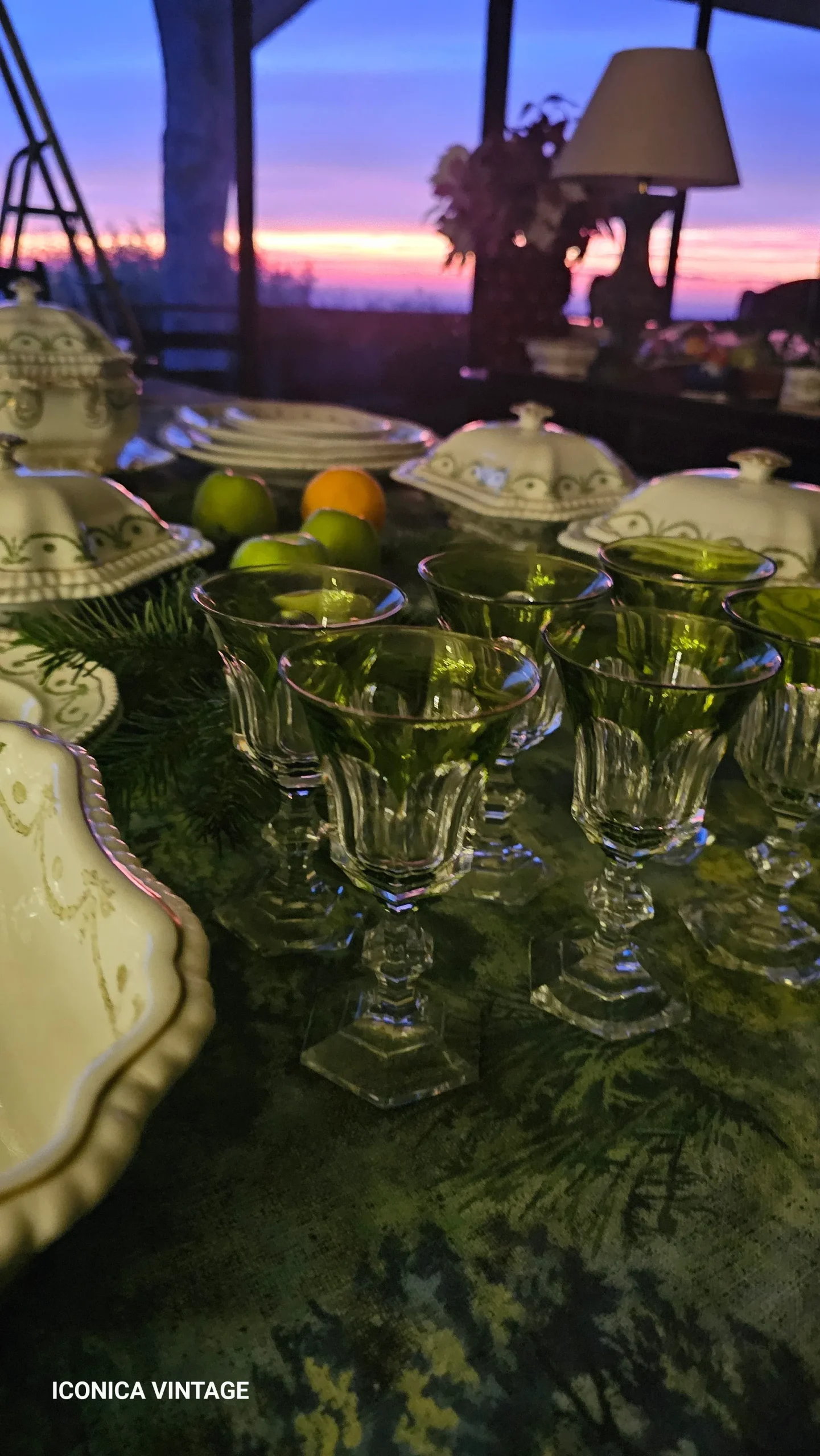 Copas de vino talladas color verde - Imagen 6